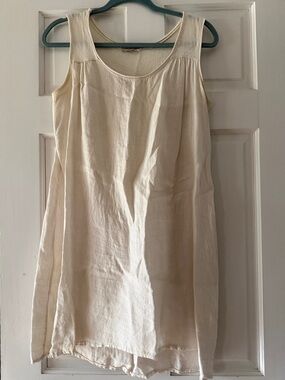 Sleeveless Cream Midi Dress with Scoop Neck